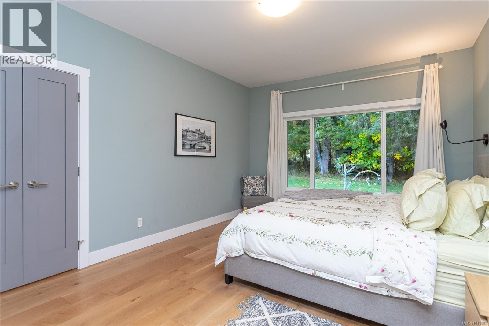 1597 Herd Rd, Duncan