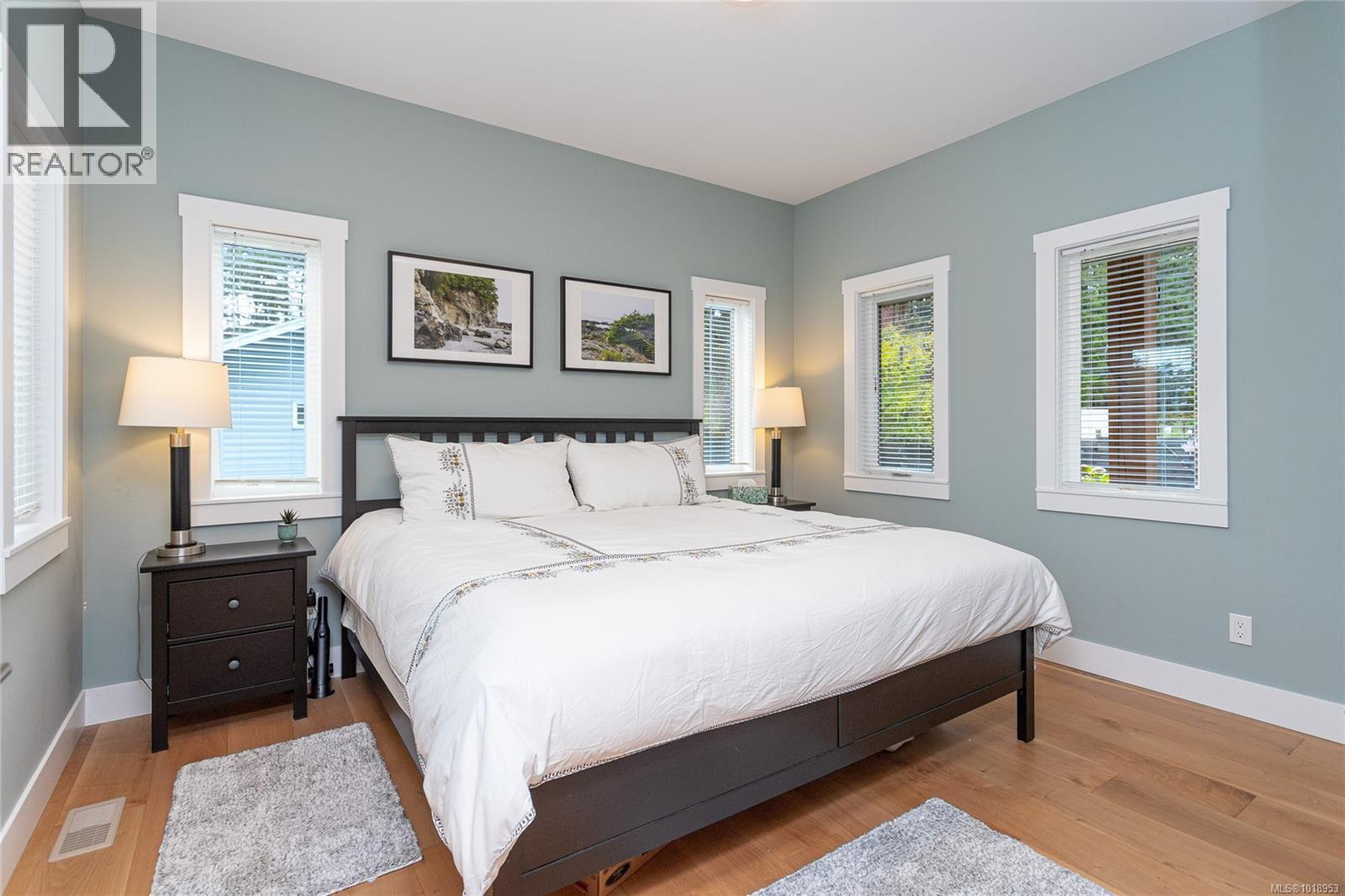 1597 Herd Rd, Duncan