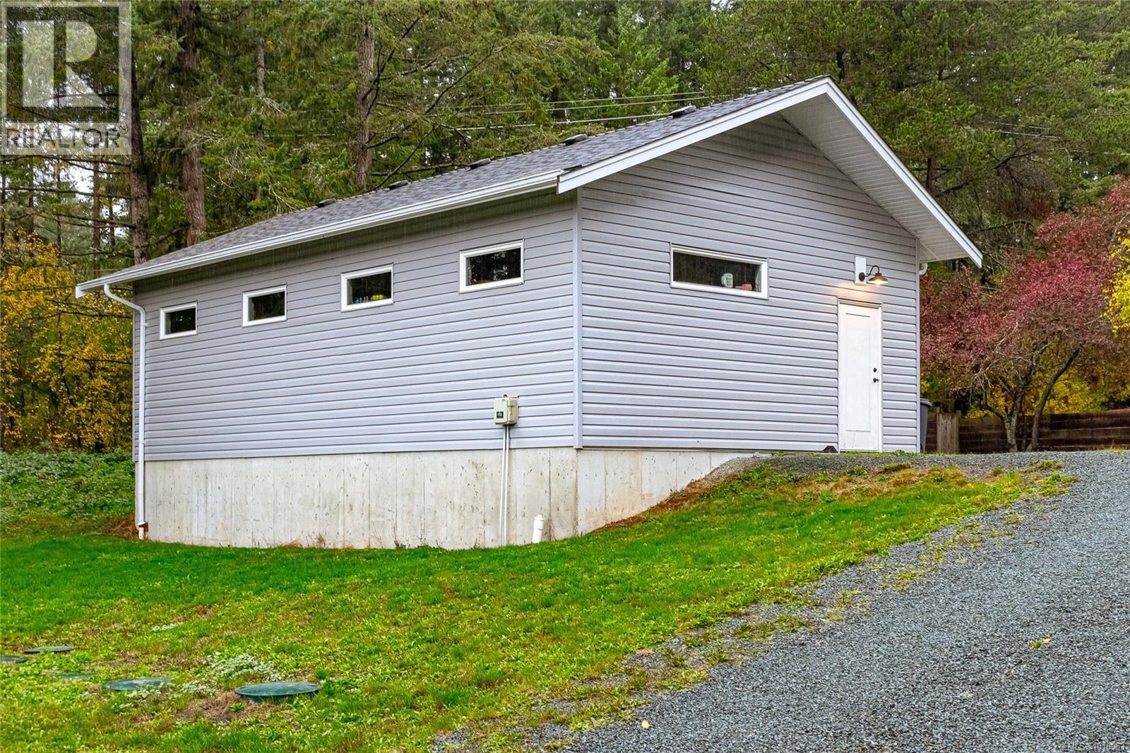 1597 Herd Rd, Duncan