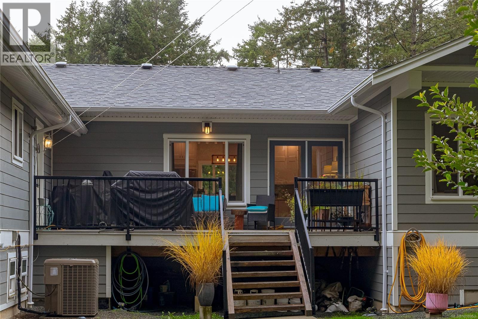 1597 Herd Rd, Duncan