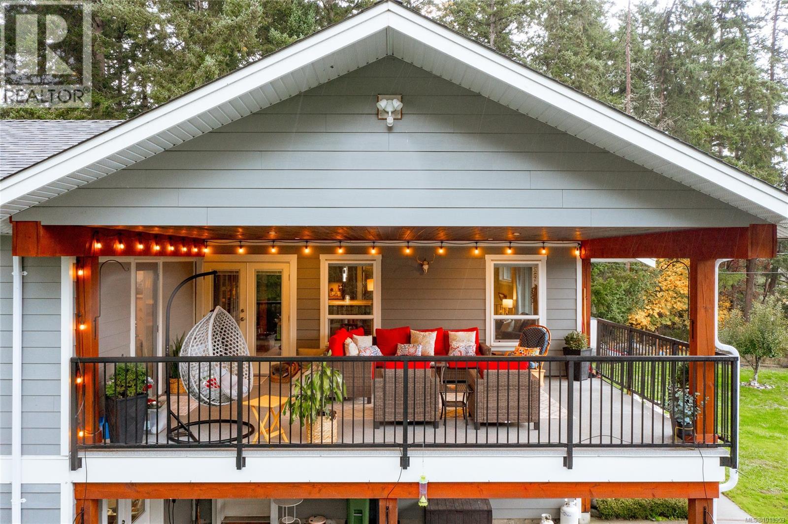 1597 Herd Rd, Duncan