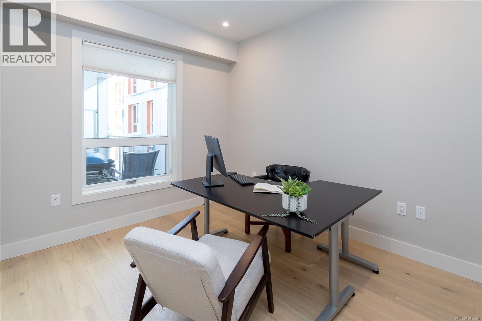 305 9818 Fourth Street, Sidney