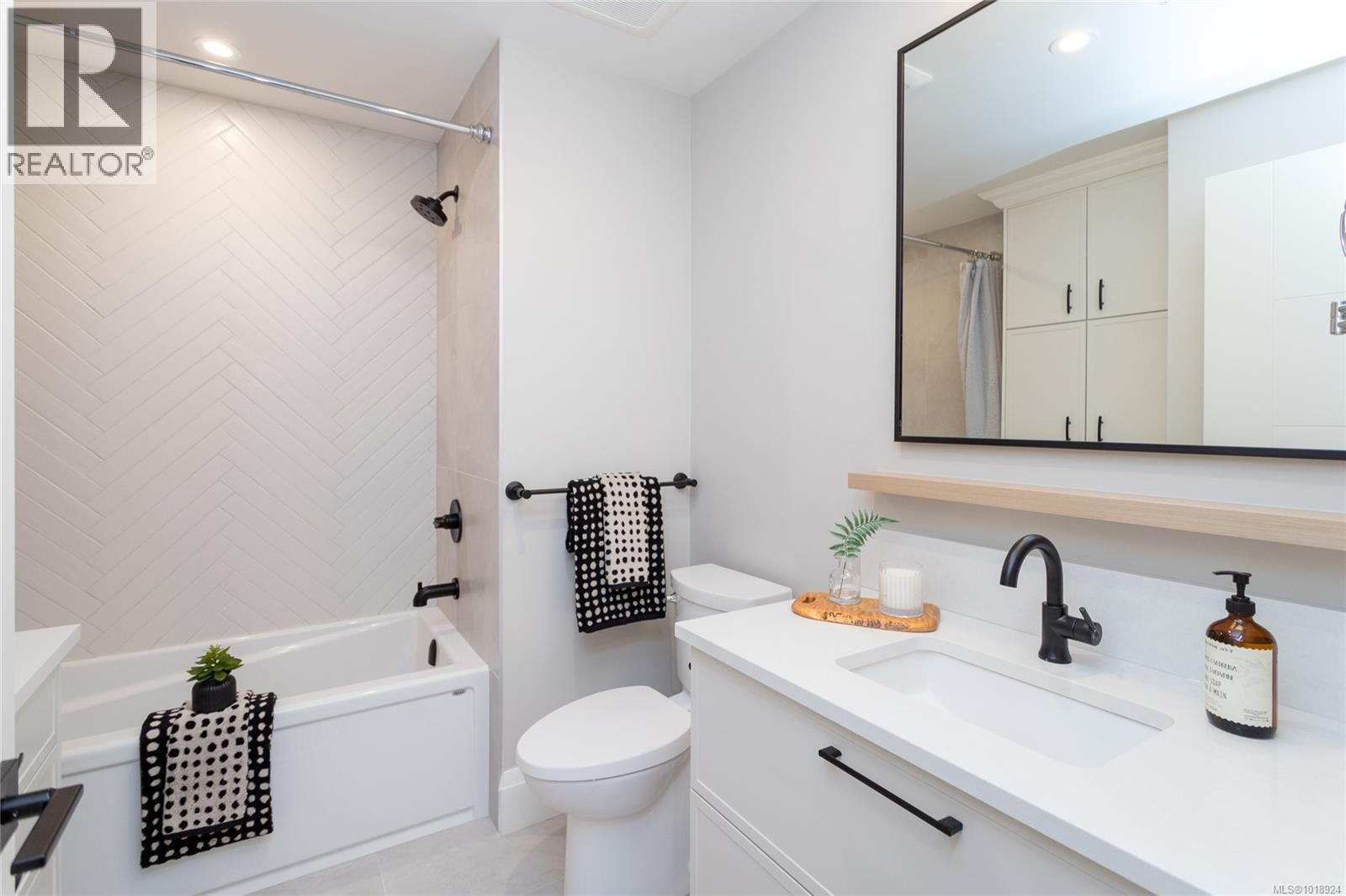 305 9818 Fourth Street, Sidney