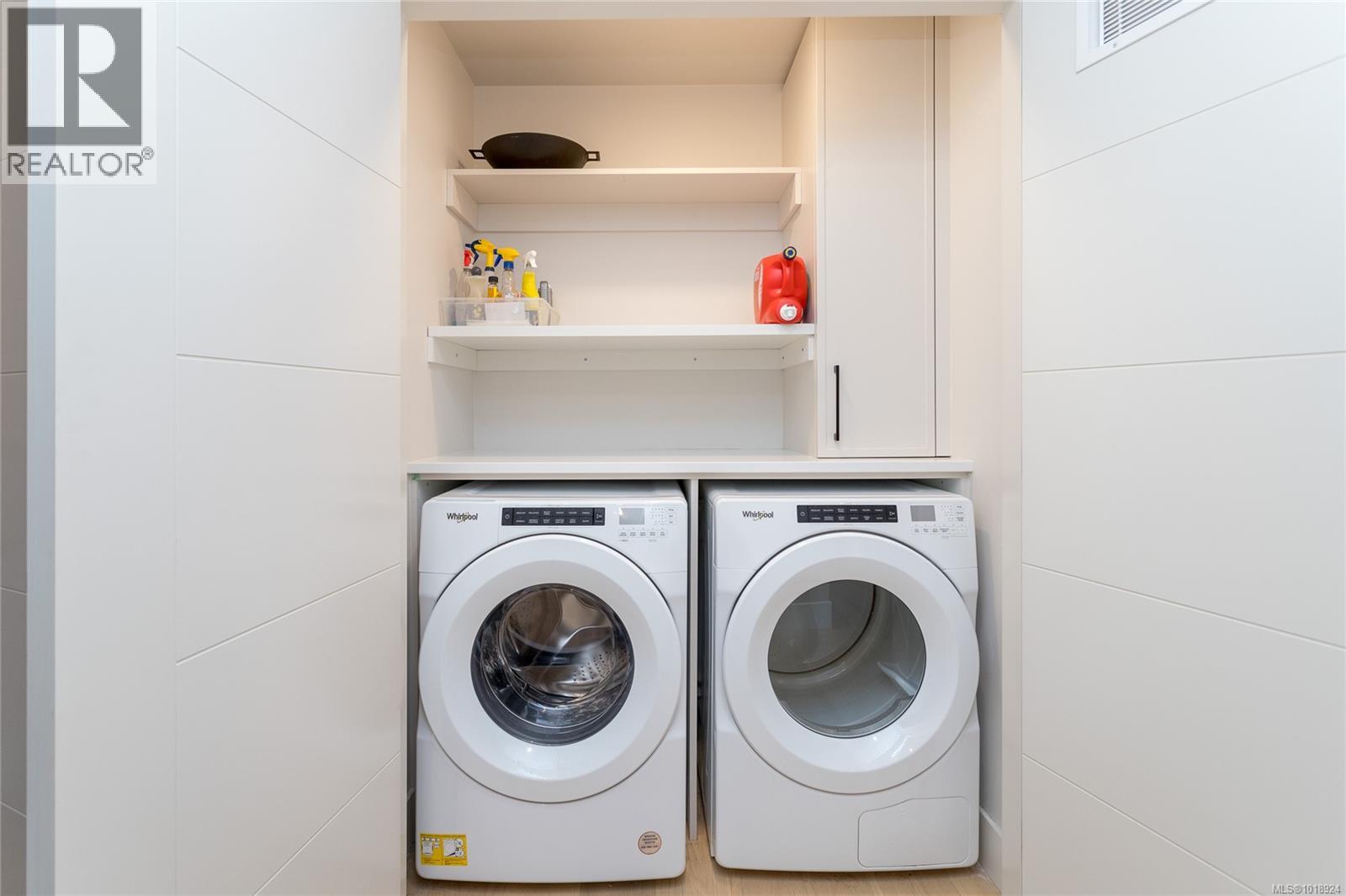 305 9818 Fourth Street, Sidney