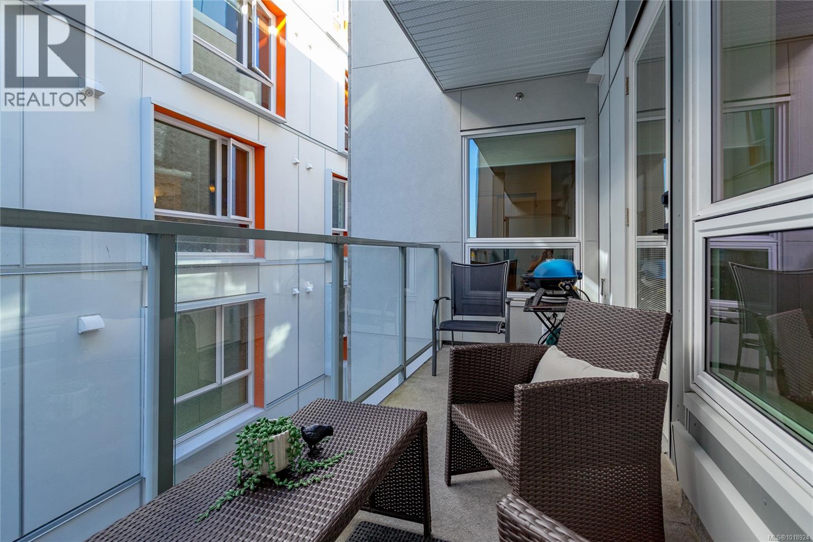 305 9818 Fourth Street, Sidney