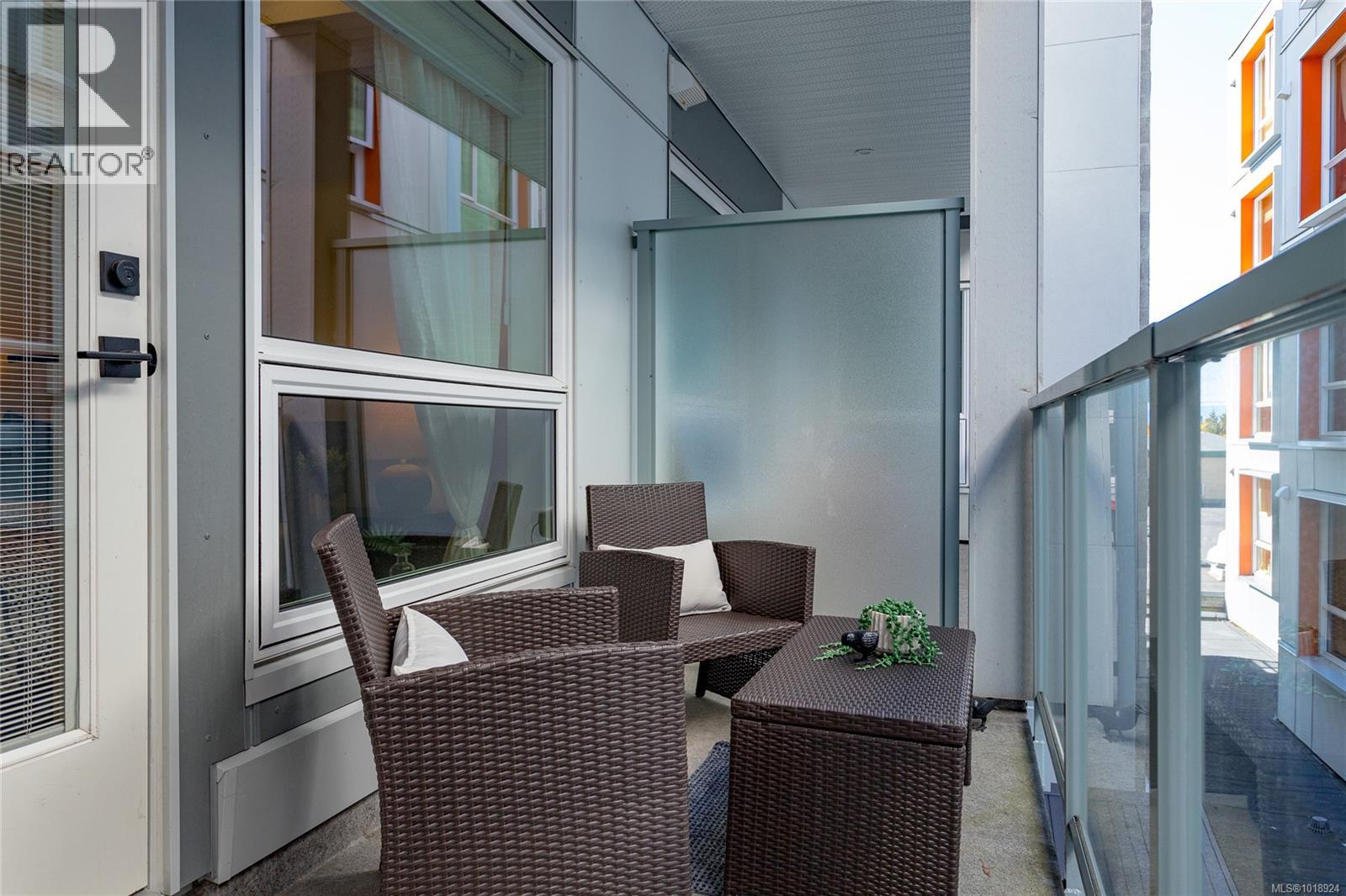 305 9818 Fourth Street, Sidney