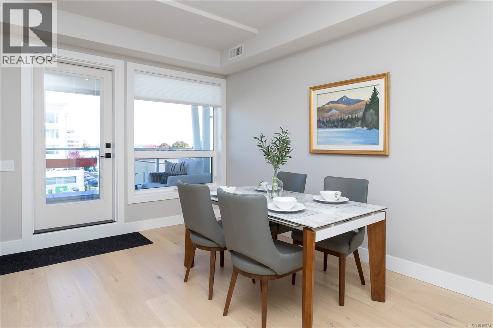 305 9818 Fourth Street, Sidney