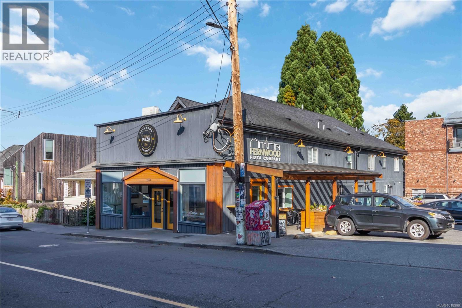 1204 Haultain St, Victoria