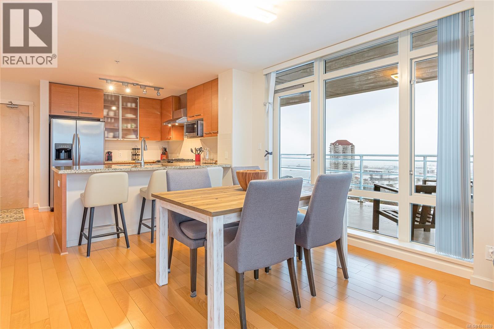 1502 38 Front St, Nanaimo