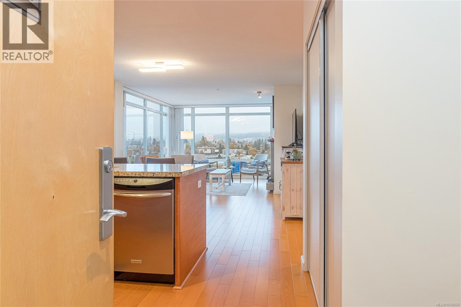 1502 38 Front St, Nanaimo