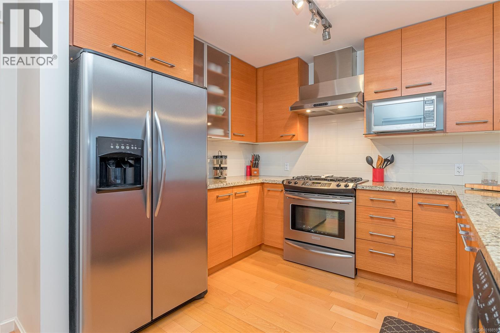 1502 38 Front St, Nanaimo