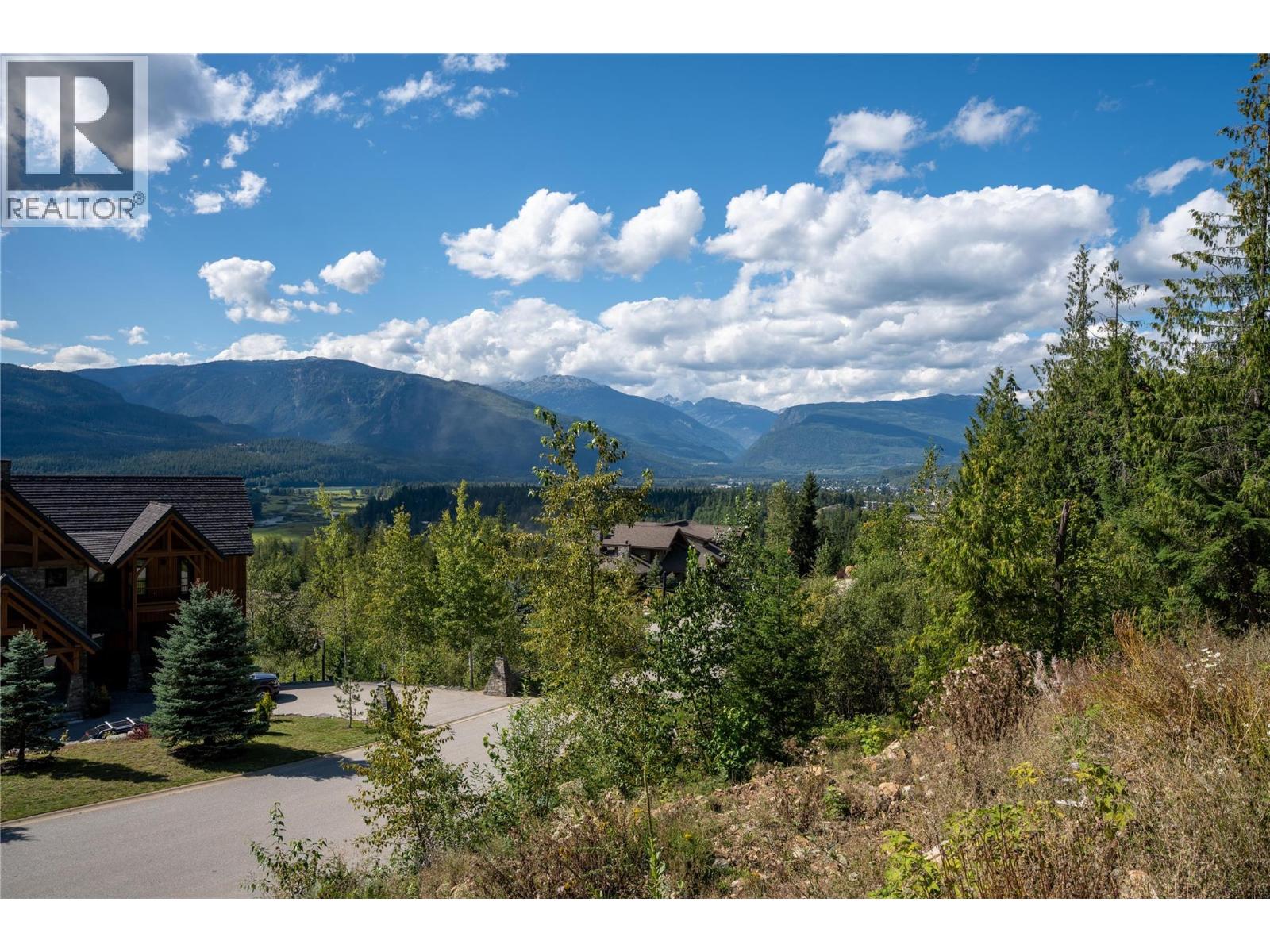 2080 Mackenzie Court Unit# 26, Revelstoke