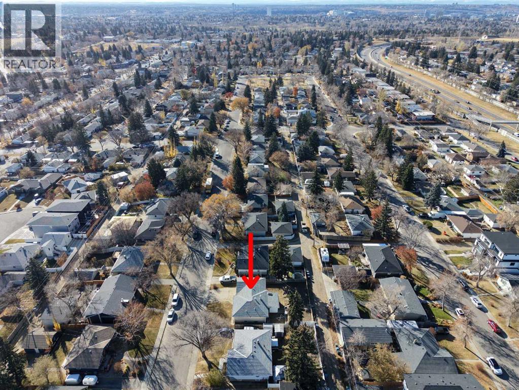 Single Family House Bungalow for Sale in  Holly Street NW Highwood Calgary 