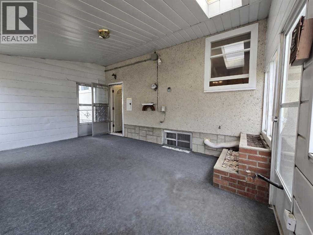 Single Family House Bungalow for Sale in  Holly Street NW Highwood Calgary 