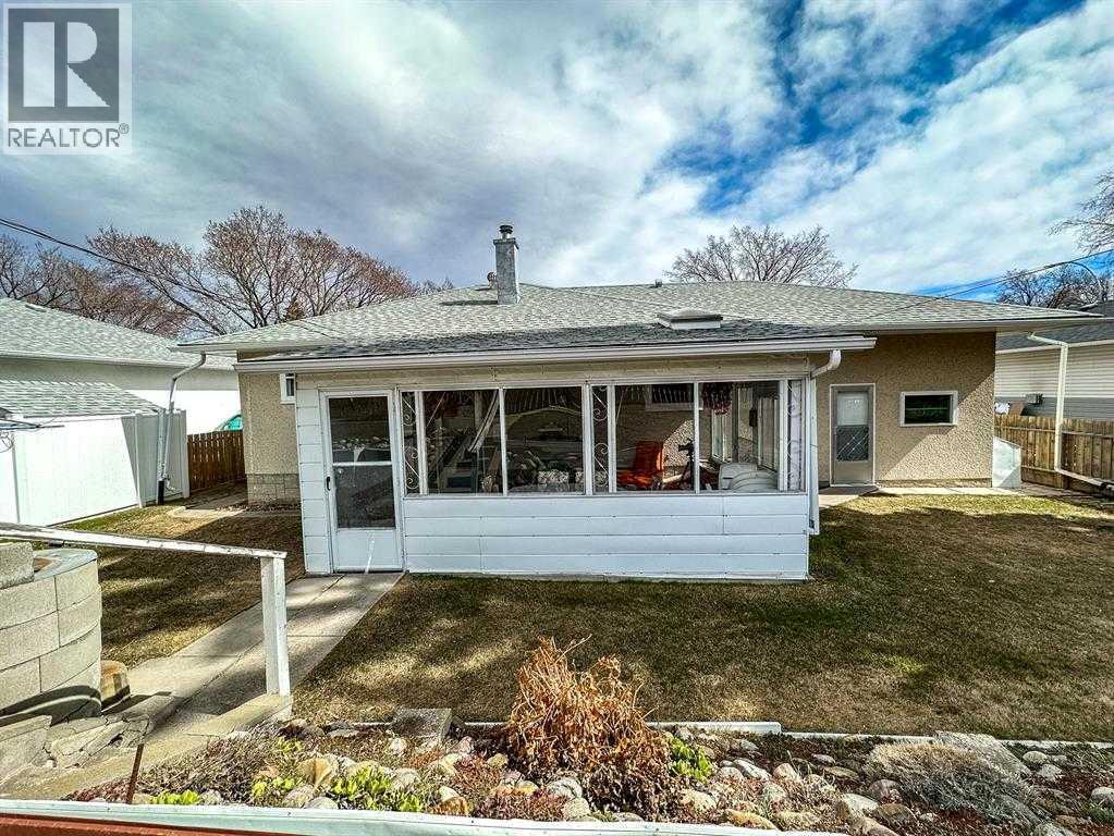 Single Family House Bungalow for Sale in  Holly Street NW Highwood Calgary 