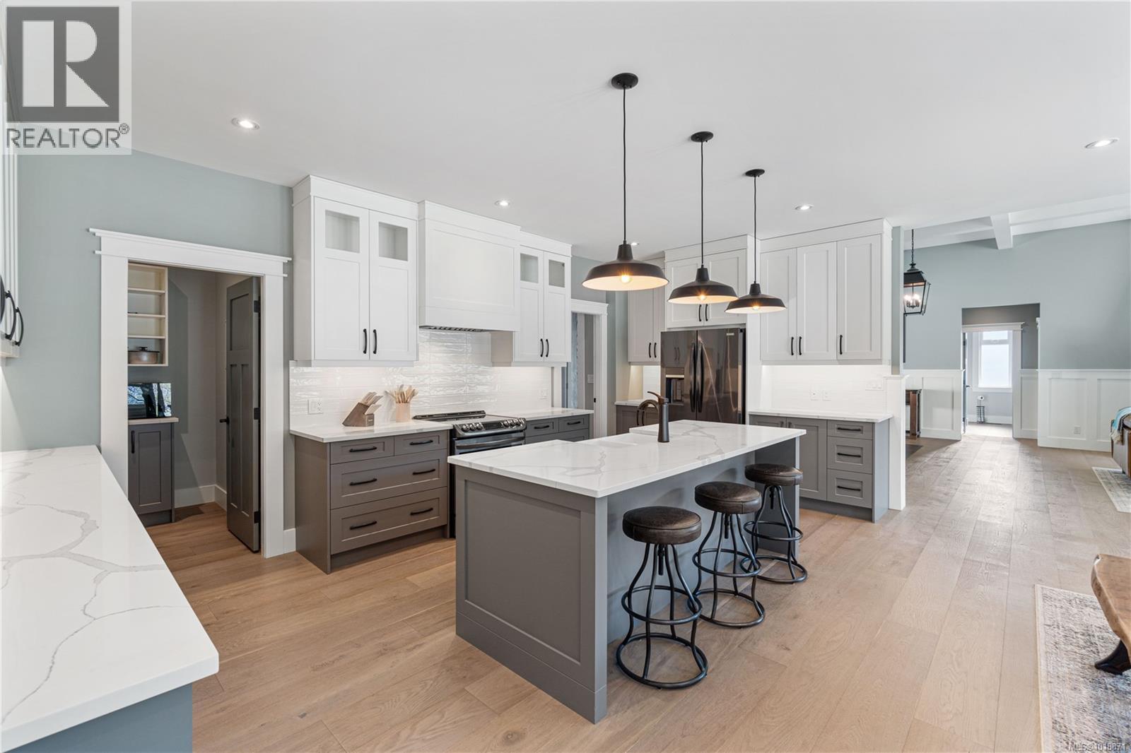 1227 Burbank Rd, Qualicum Beach