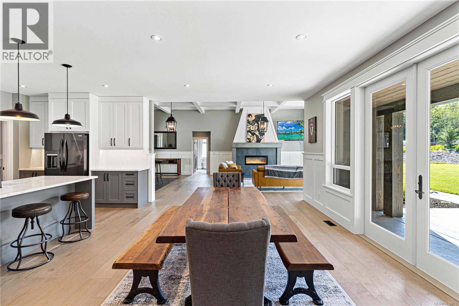 1227 Burbank Rd, Qualicum Beach