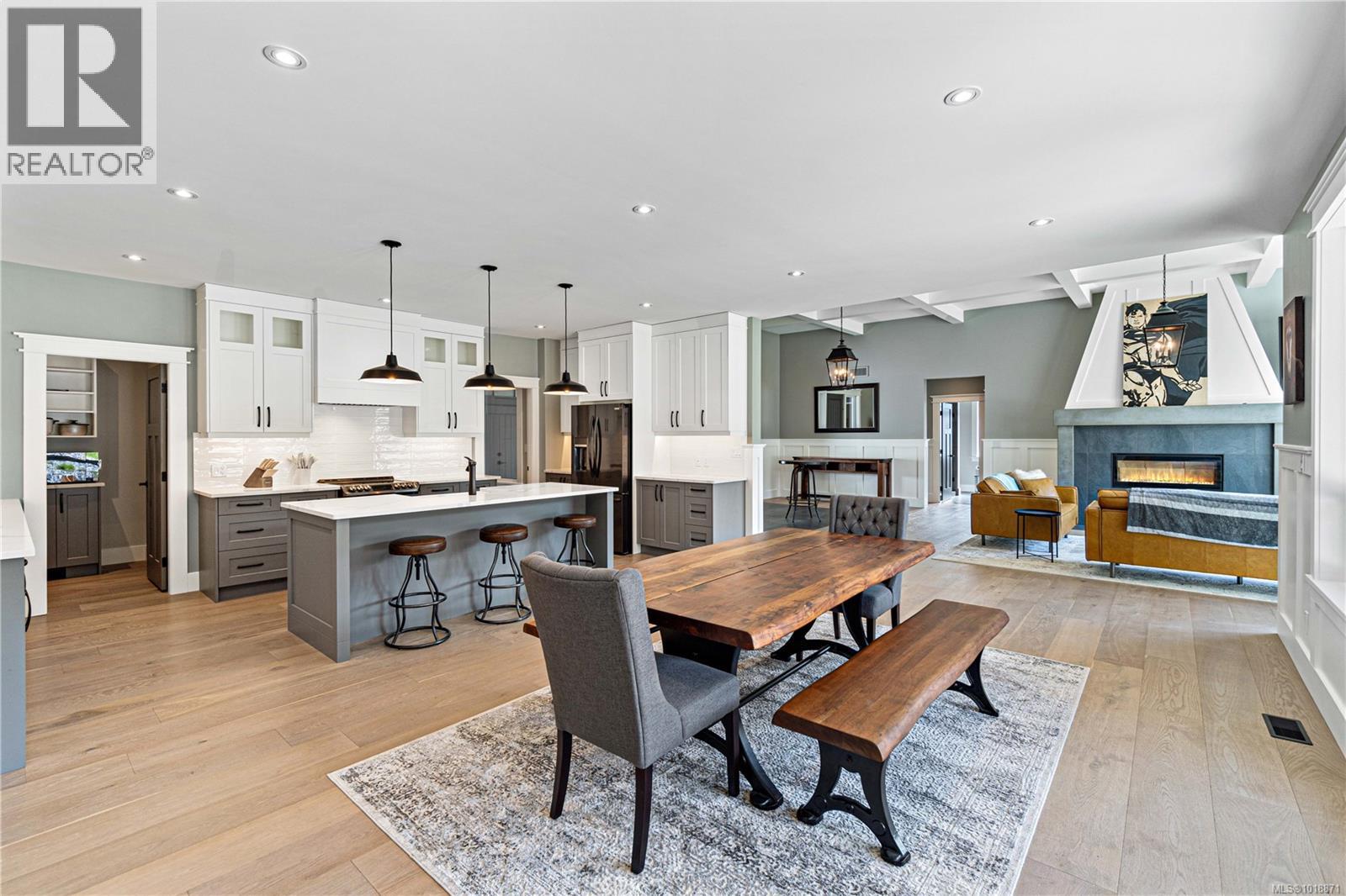 1227 Burbank Rd, Qualicum Beach