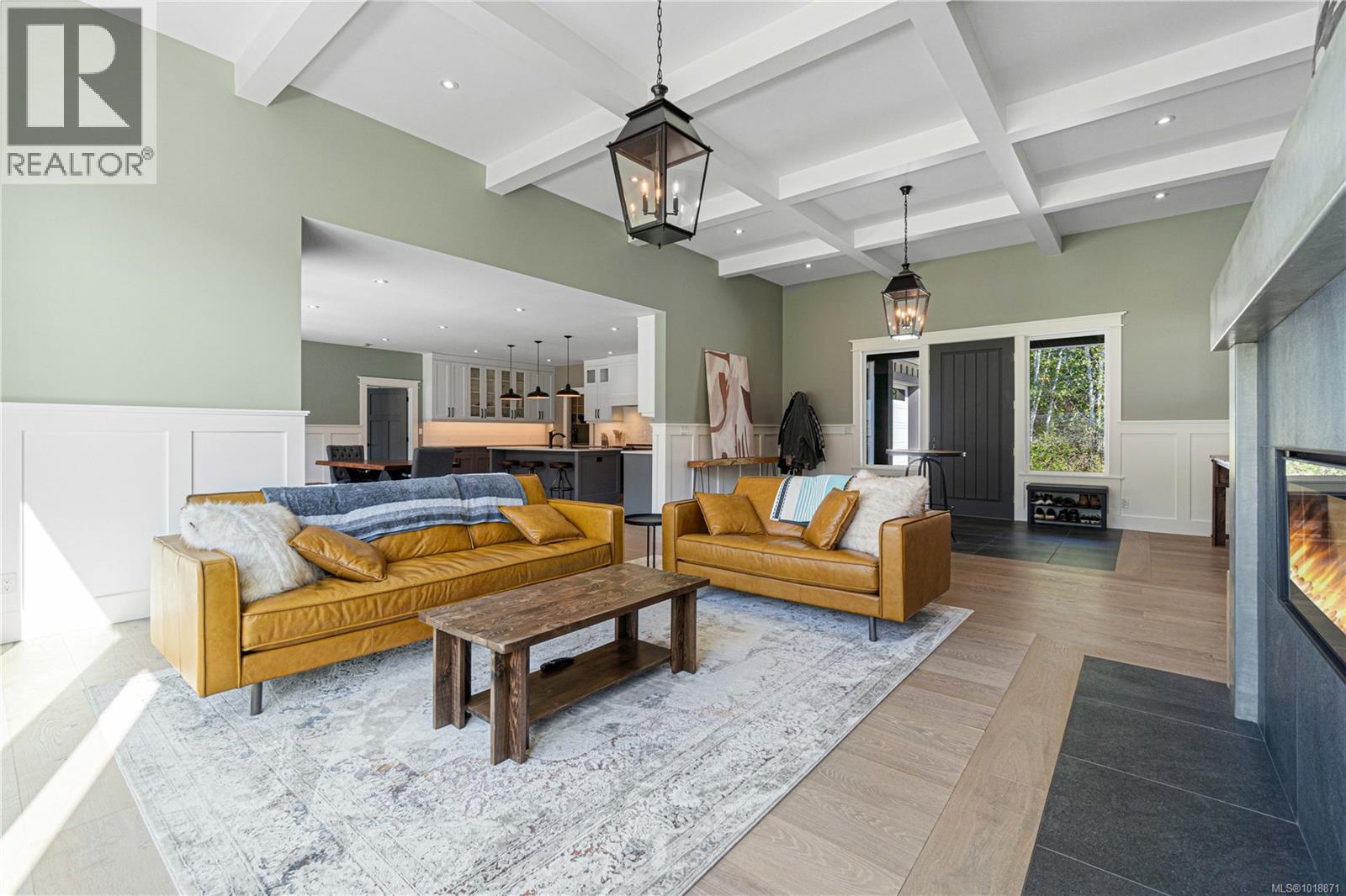 1227 Burbank Rd, Qualicum Beach