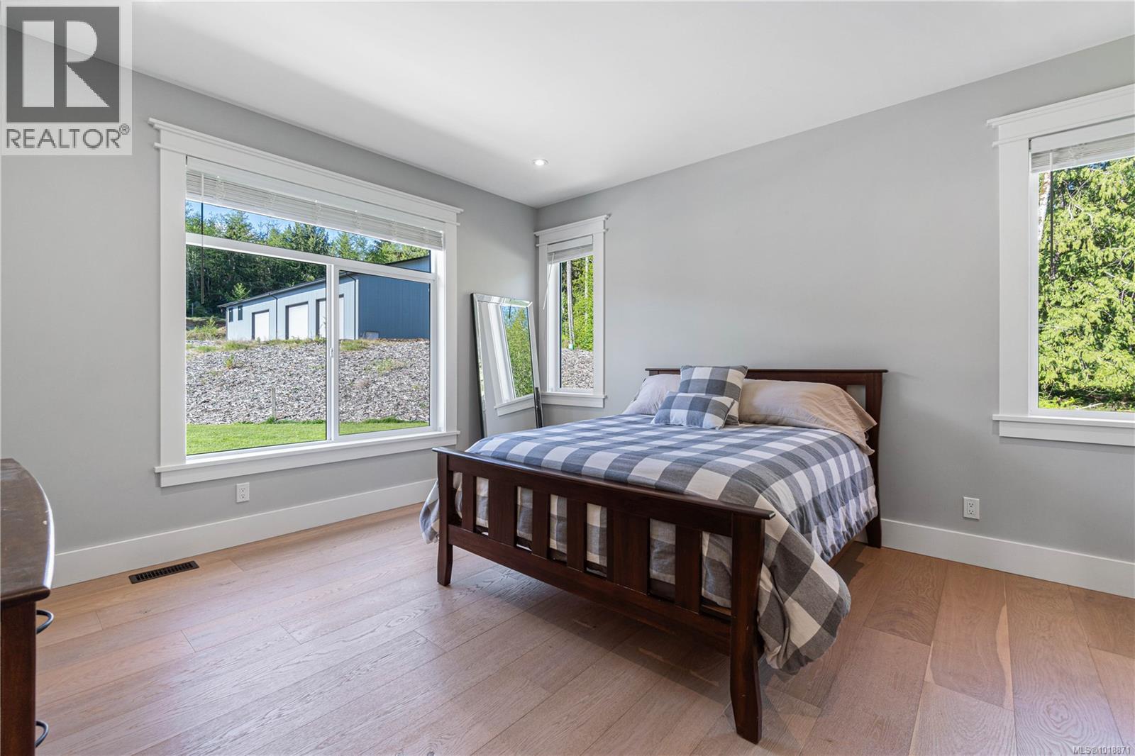 1227 Burbank Rd, Qualicum Beach