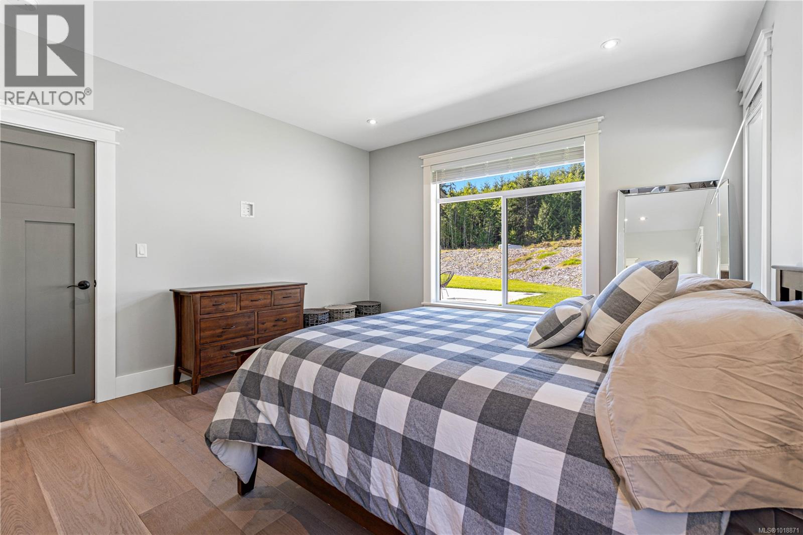 1227 Burbank Rd, Qualicum Beach