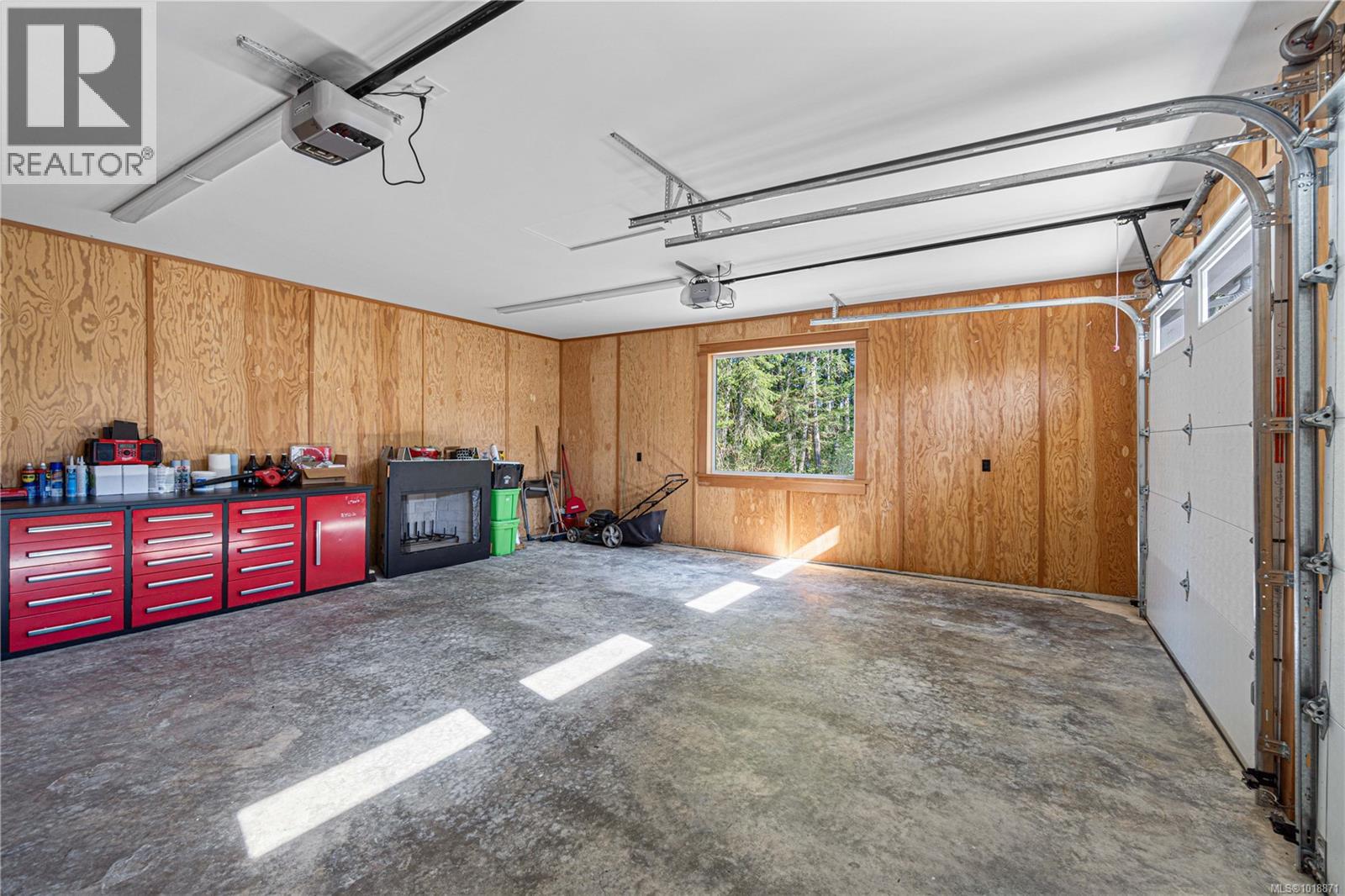 1227 Burbank Rd, Qualicum Beach