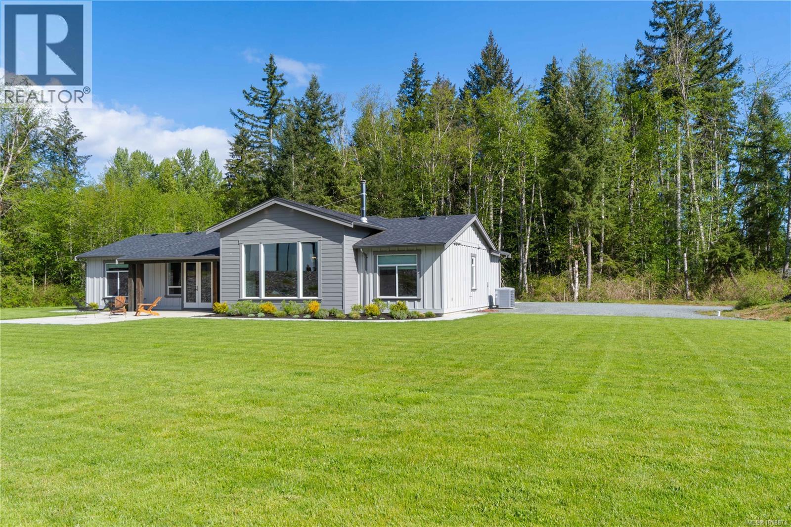 1227 Burbank Rd, Qualicum Beach