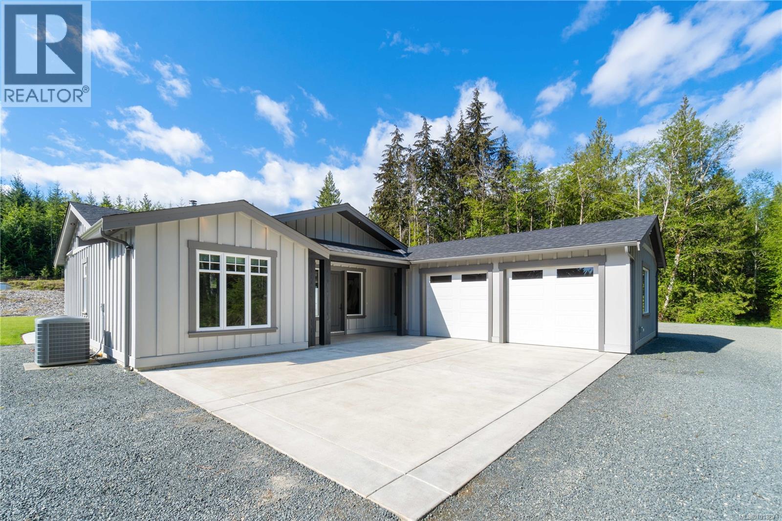 1227 Burbank Rd, Qualicum Beach