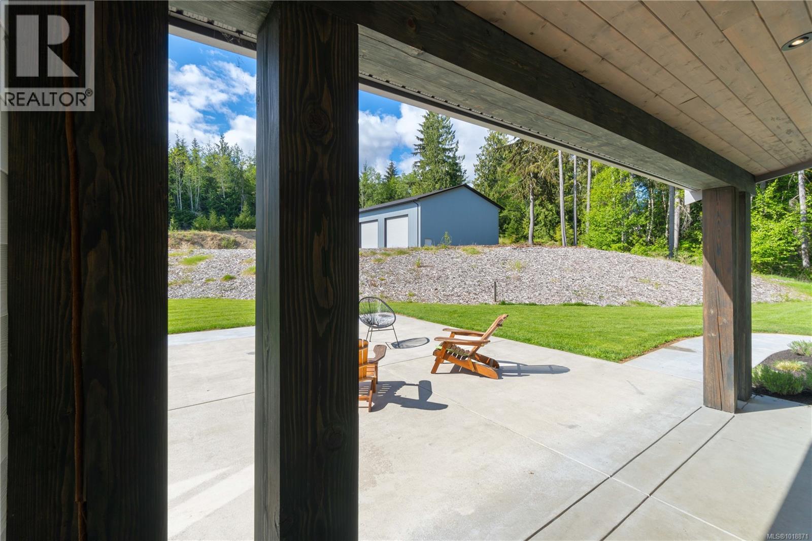 1227 Burbank Rd, Qualicum Beach