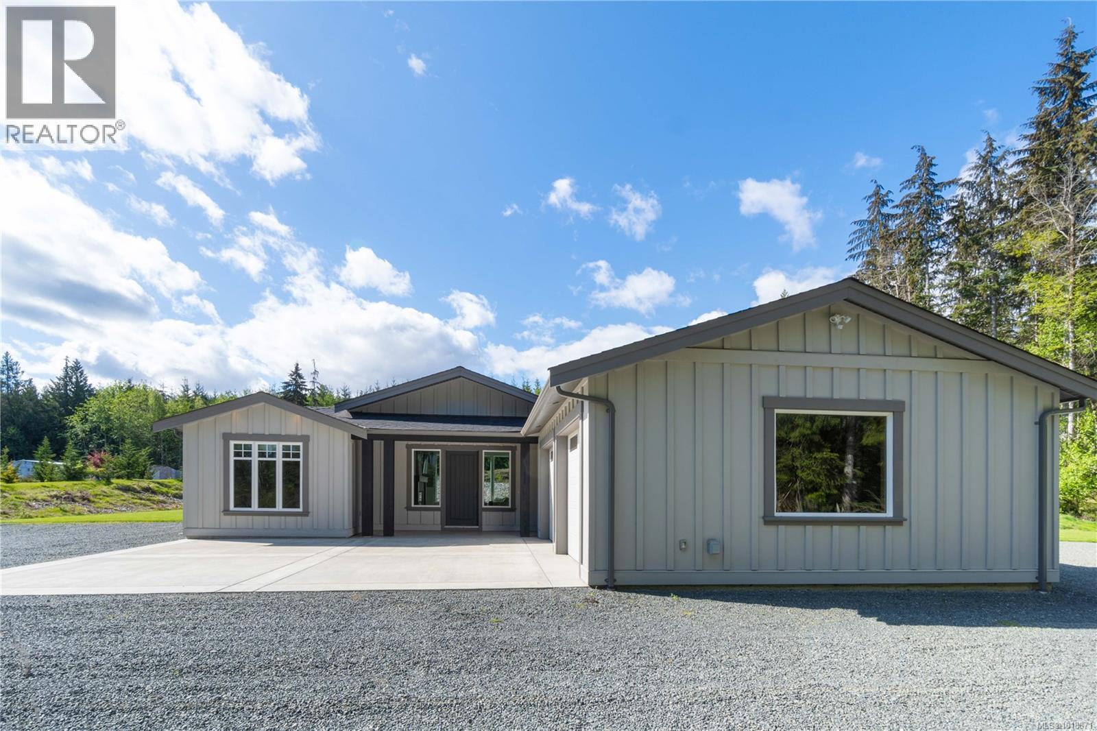 1227 Burbank Rd, Qualicum Beach