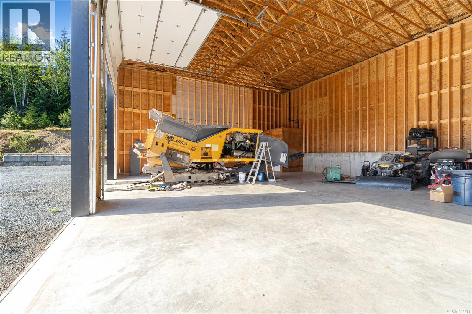 1227 Burbank Rd, Qualicum Beach