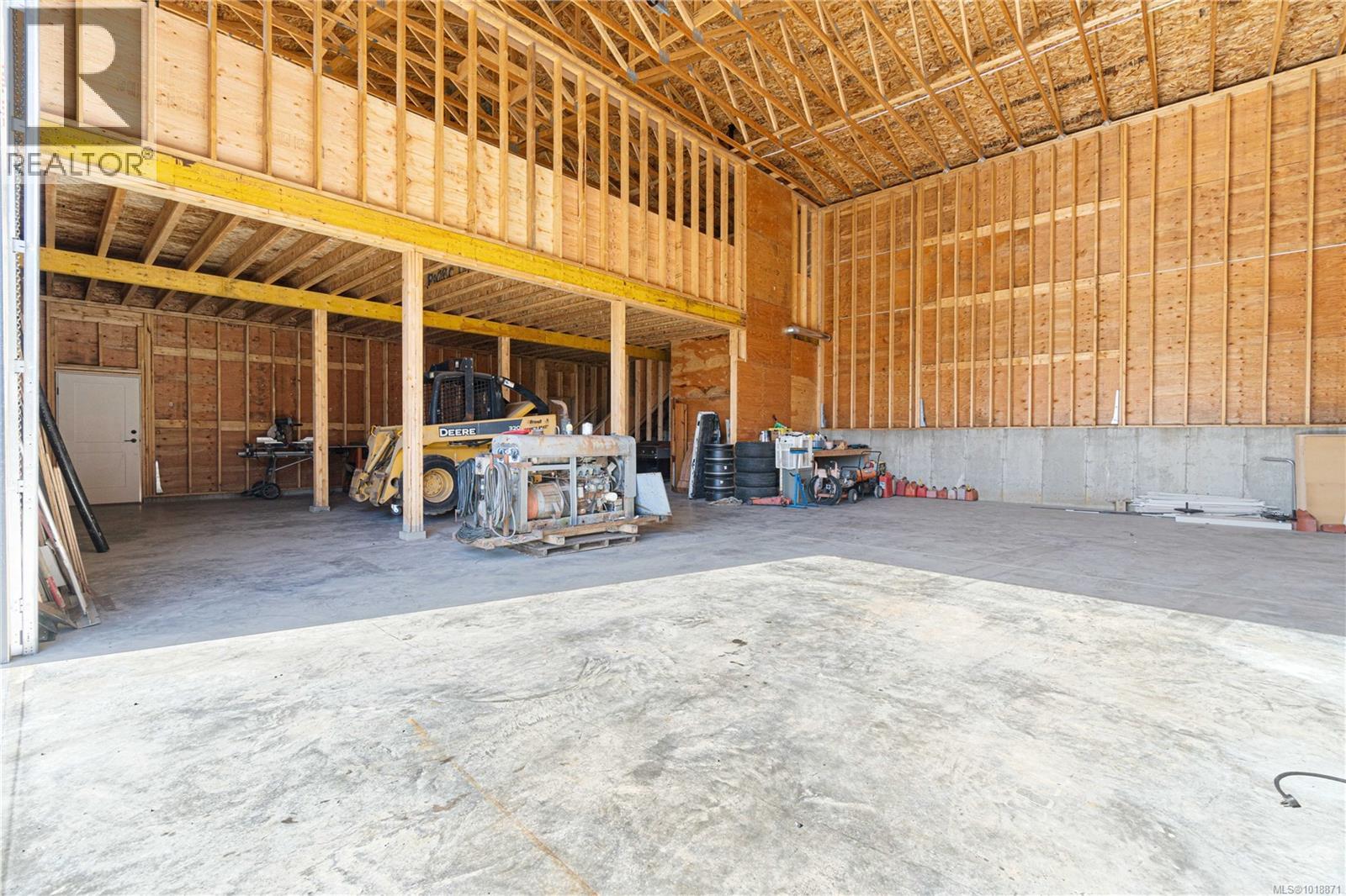 1227 Burbank Rd, Qualicum Beach