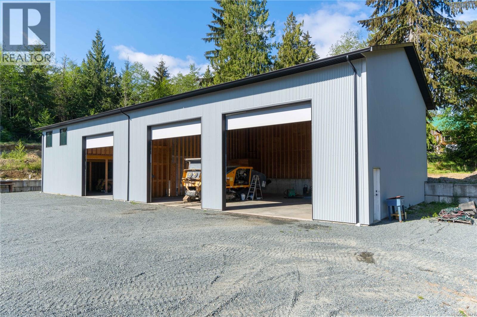 1227 Burbank Rd, Qualicum Beach