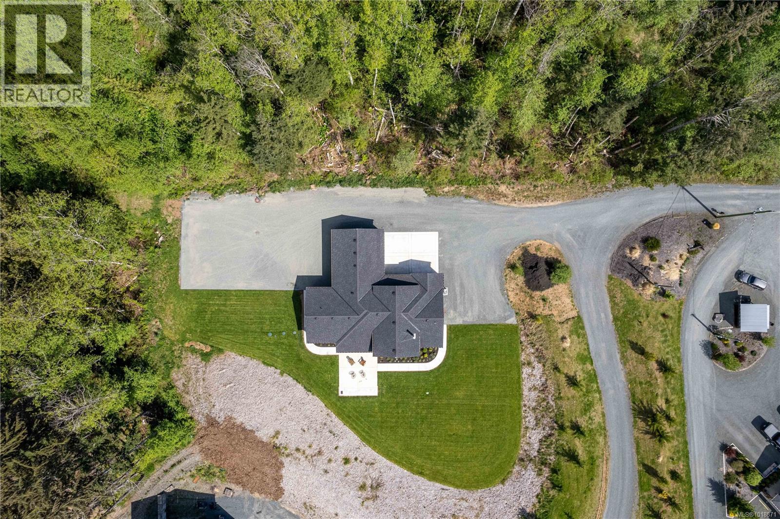 1227 Burbank Rd, Qualicum Beach