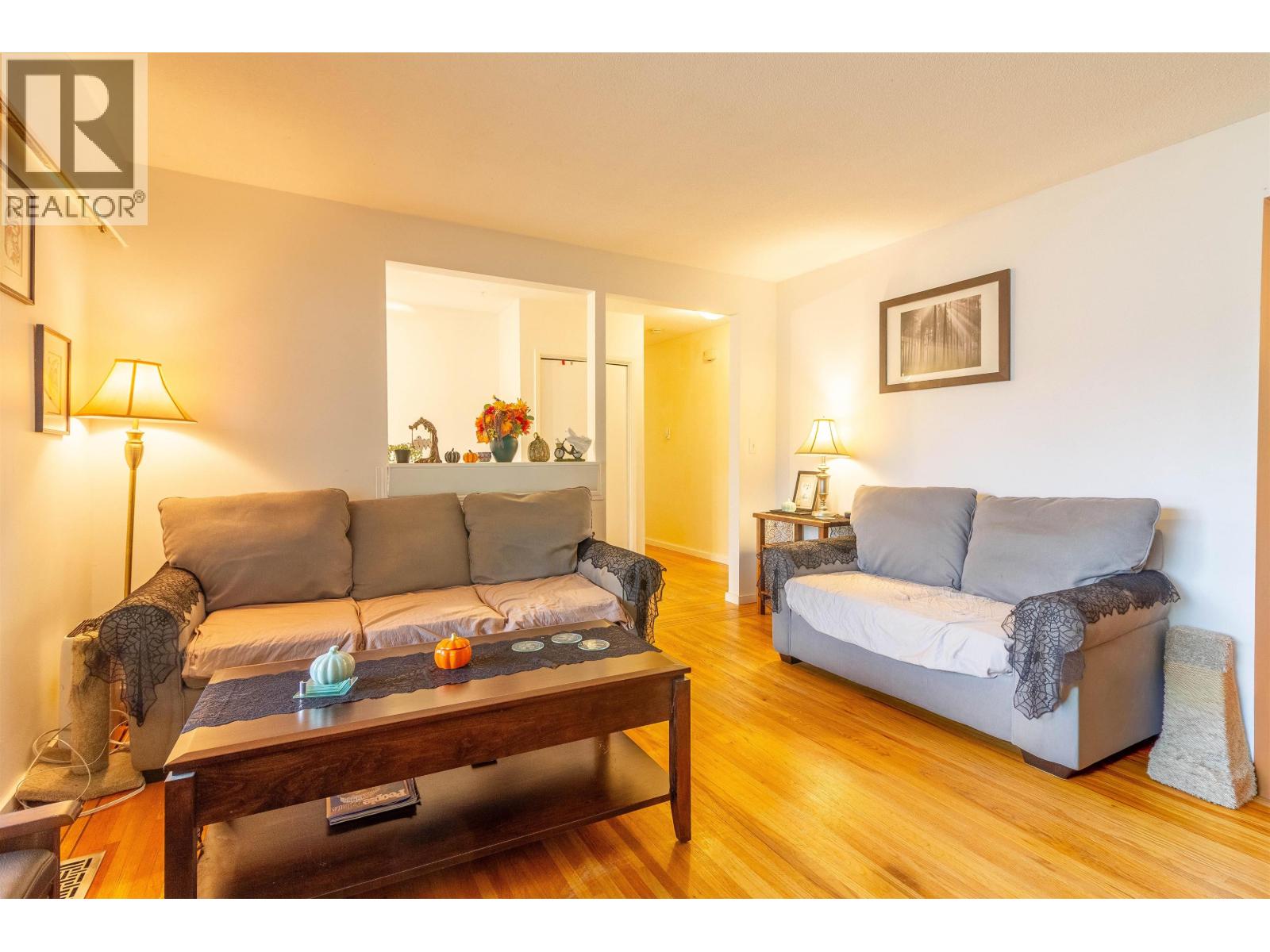 406 SCHOOLHOUSE STREET, Coquitlam