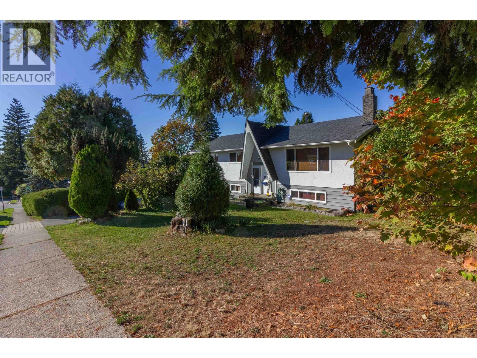 406 SCHOOLHOUSE STREET, Coquitlam