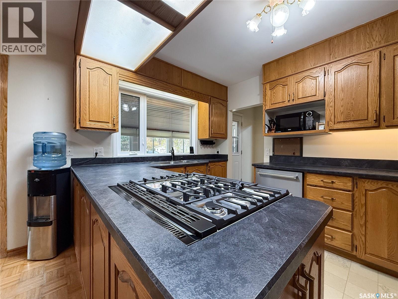 220 1st STREET W - 7
