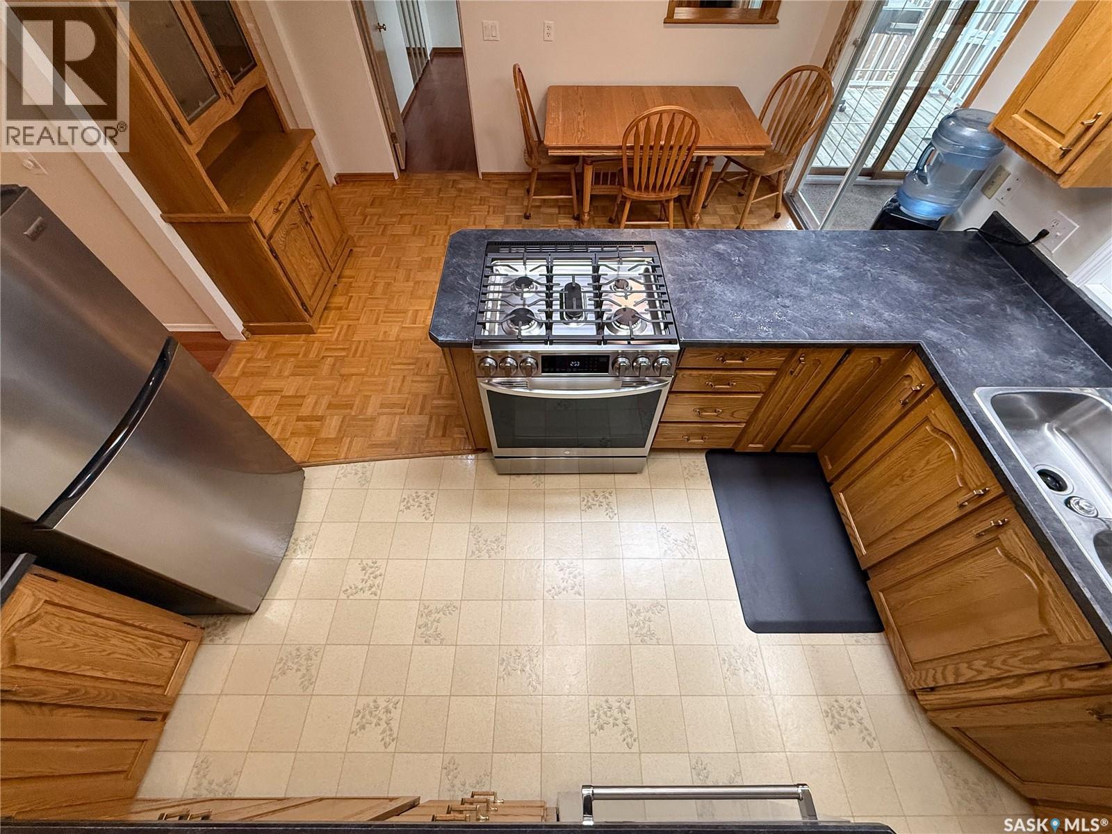 220 1st STREET W - 16