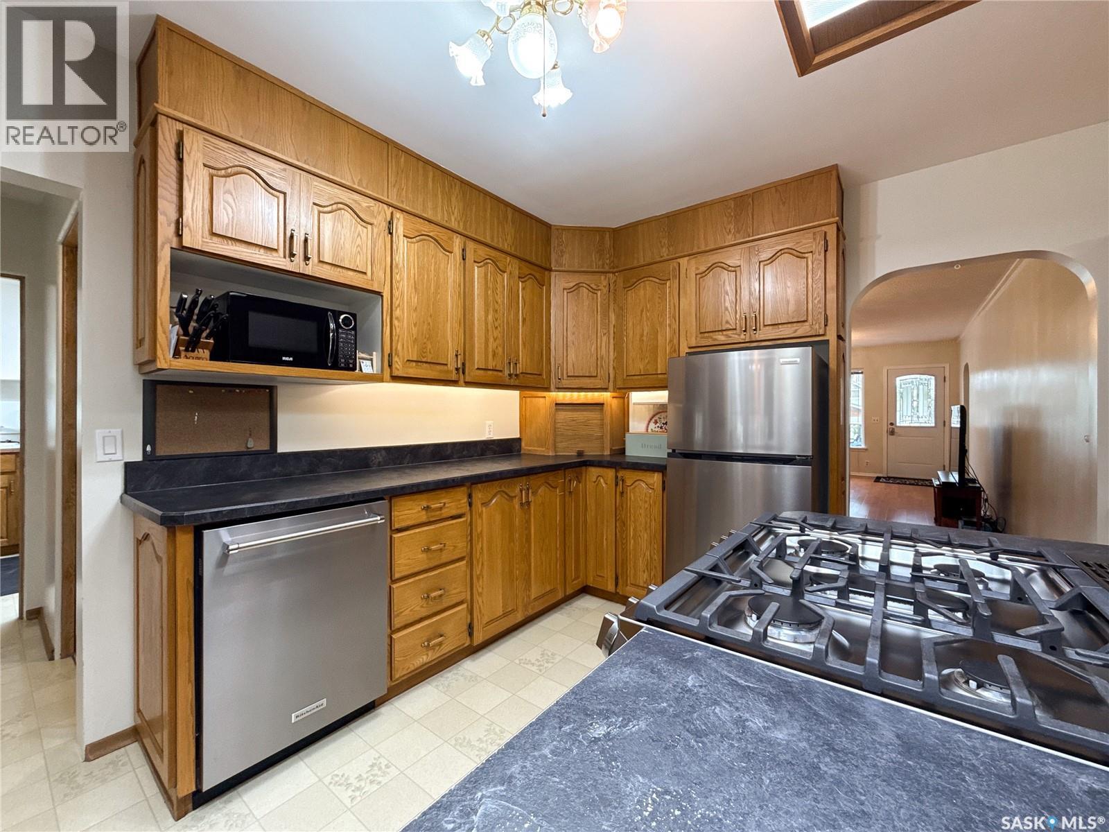 220 1st STREET W - 11