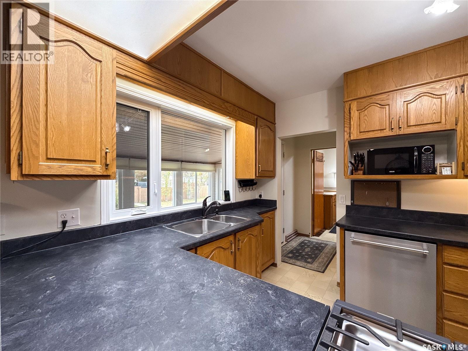 220 1st STREET W - 12