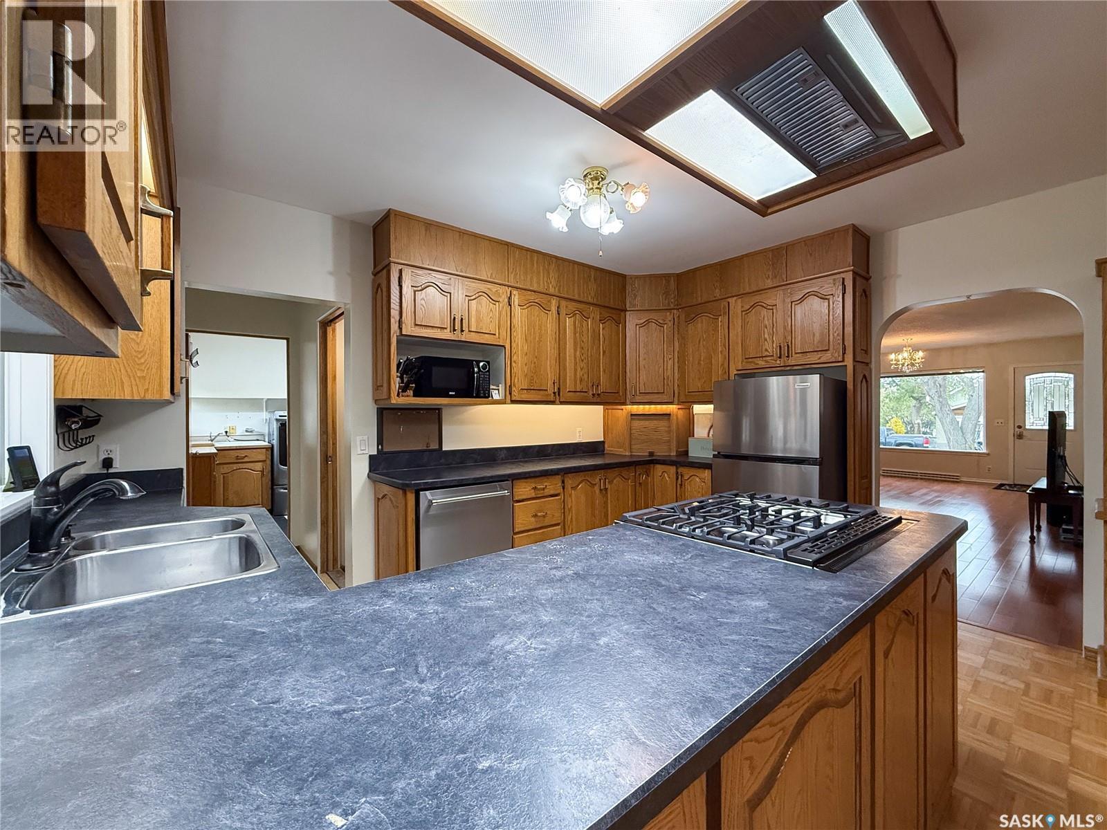 220 1st STREET W - 10