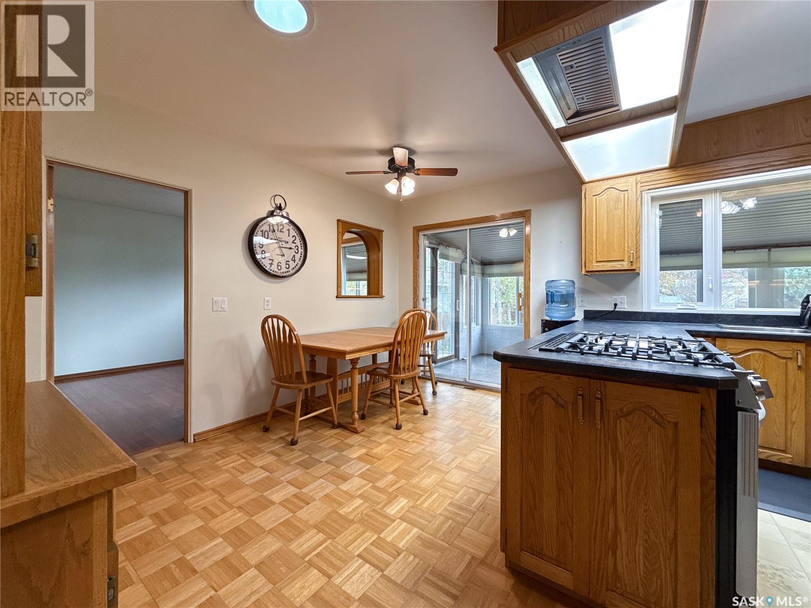 220 1st STREET W - 18