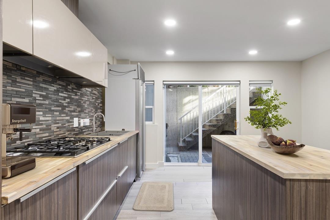 16211 31 AVENUE, Surrey