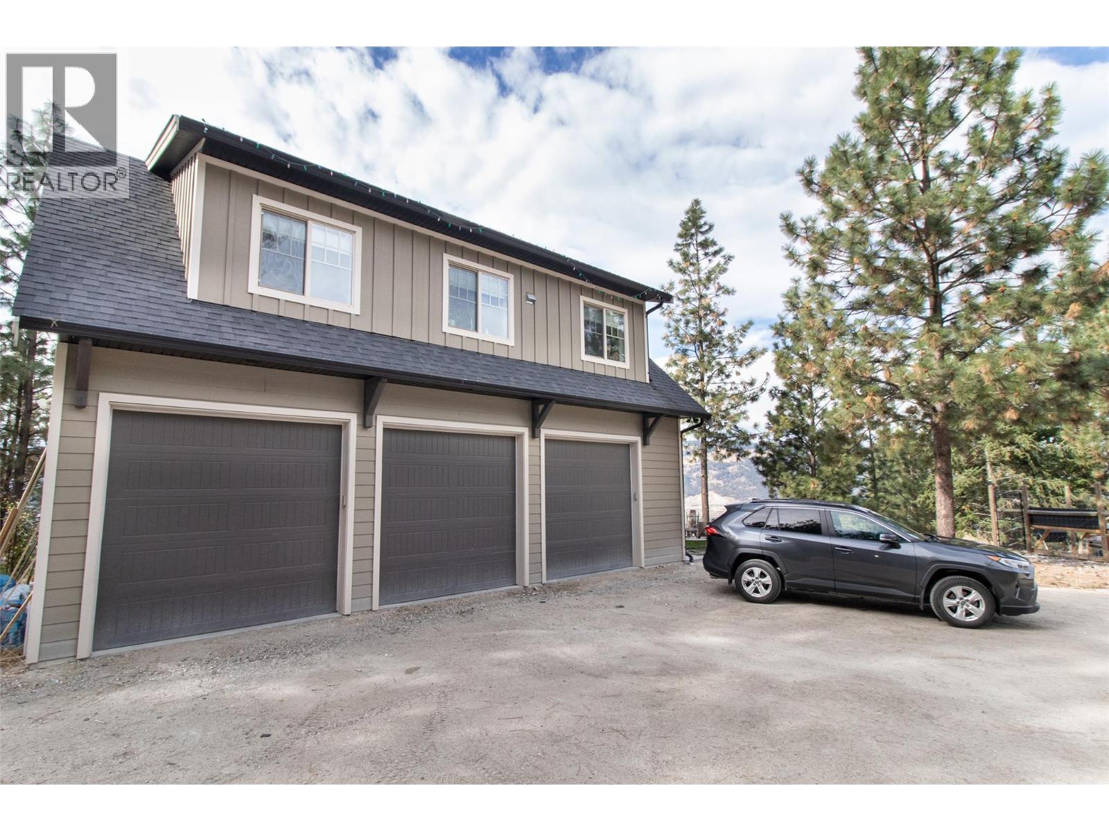 5532 Oyama Lake Road, Lake Country