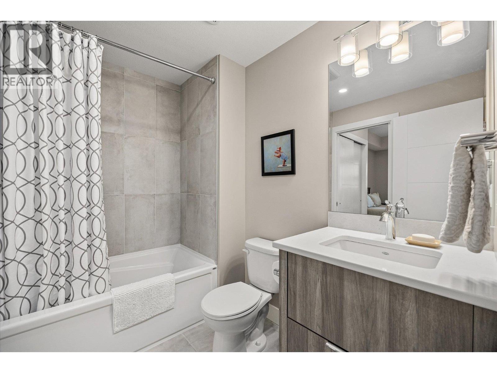 109 3475 Granite Close, Kelowna