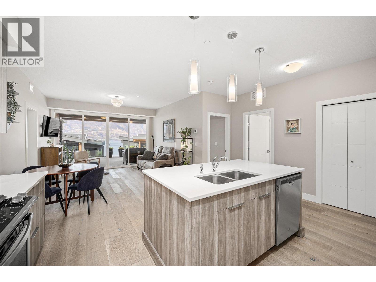 109 3475 Granite Close, Kelowna