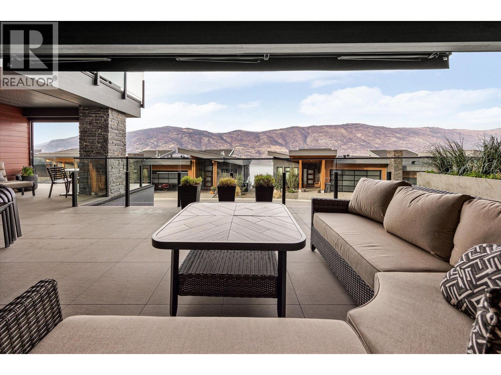 109 3475 Granite Close, Kelowna