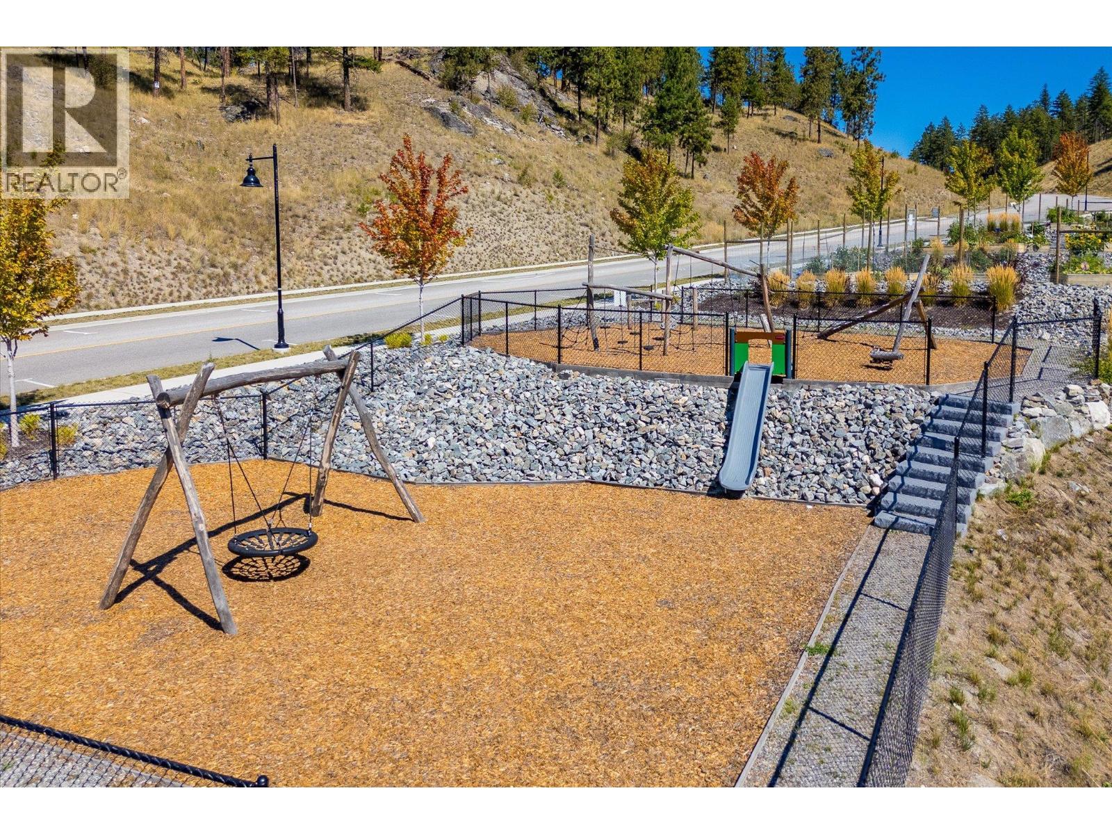 109 3475 Granite Close, Kelowna