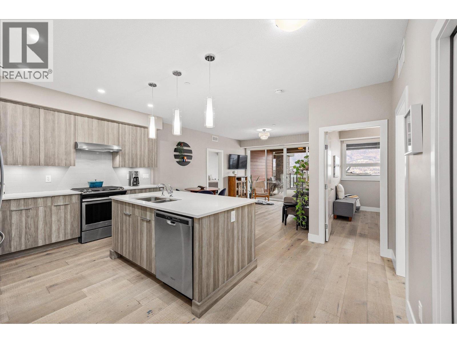 109 3475 Granite Close, Kelowna