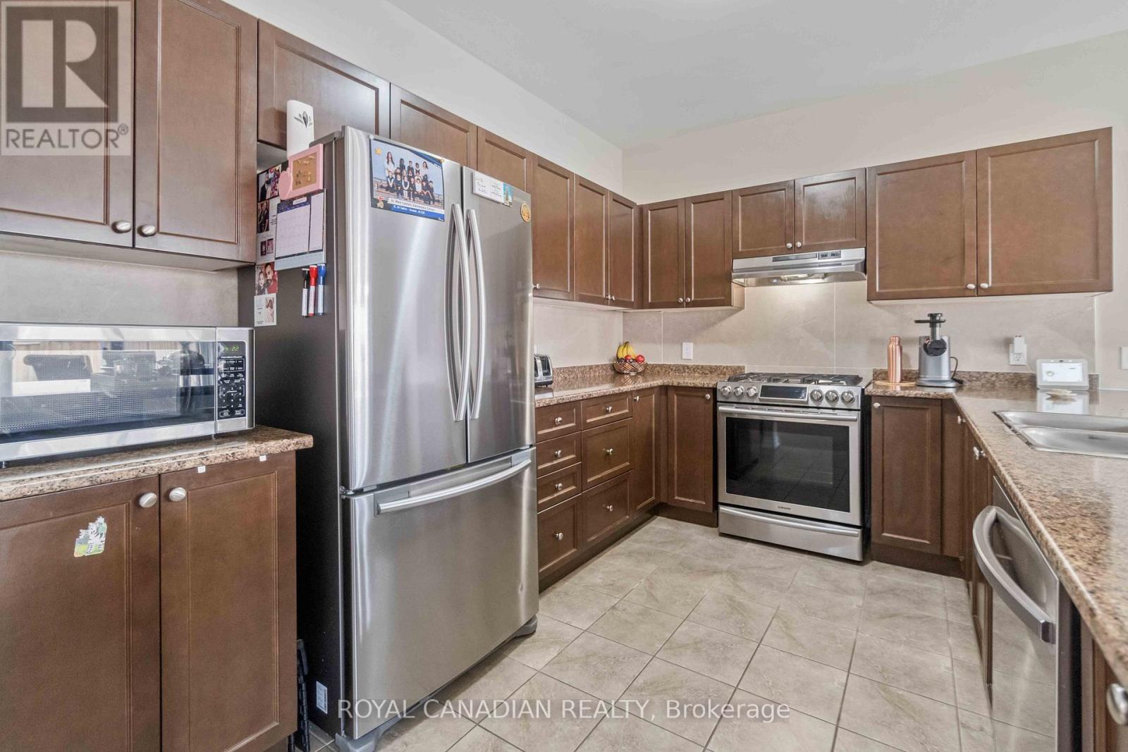 92 BETHUNE AVENUE - 13